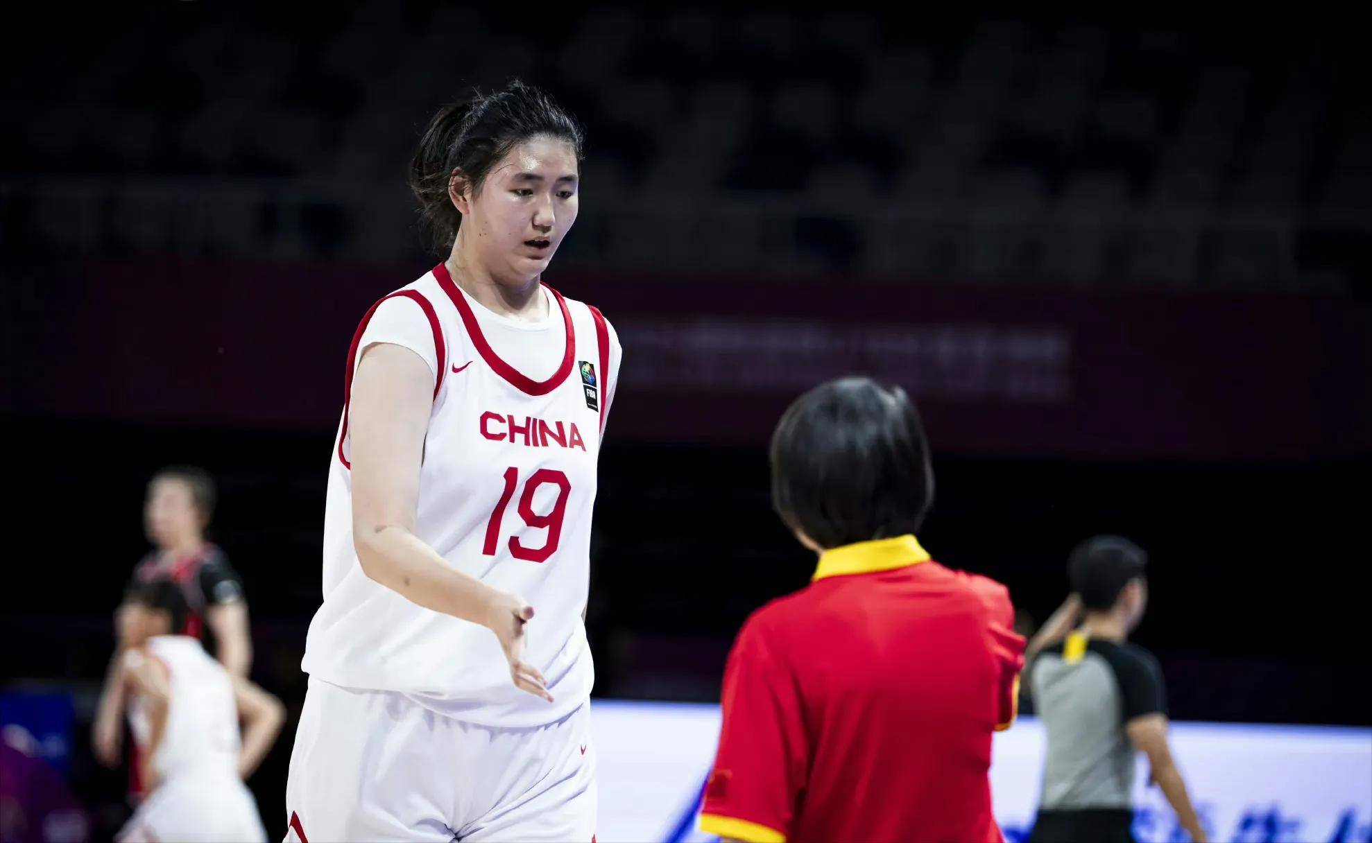中国女篮惊险击败日本，晋级亚洲杯半决赛